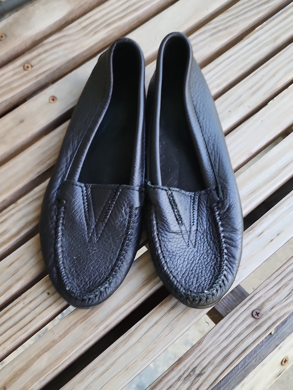 Minnetonka Ladies Leather Loafers